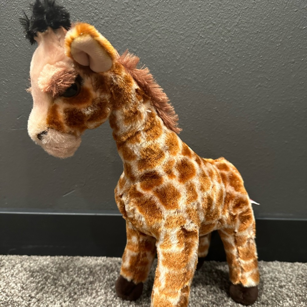 Aurora Plus Standing Giraffe